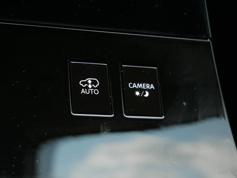 Used 2025 INFINITI QX80 Sensory AWD/4WD image 25