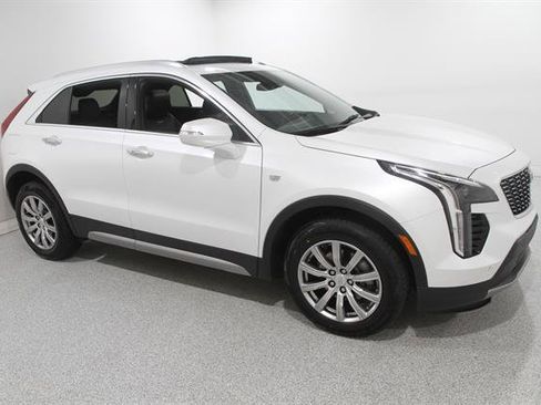 Used 2022 Cadillac XT4 Premium Luxury AWD/4WD image 1