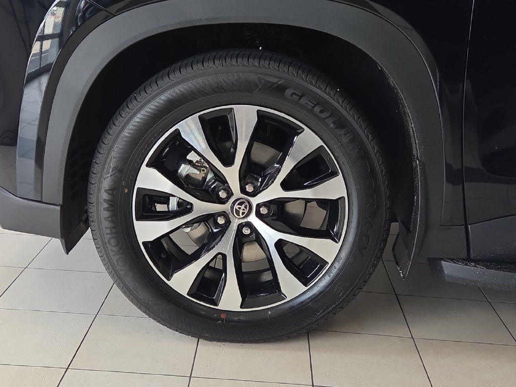 New 2026 Toyota Grand Highlander AWD Hybrid image 9