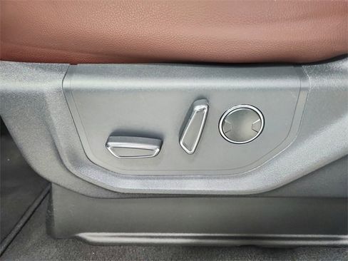 Used 2024 Ford Expedition Limited image 20