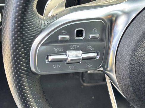 Used 2023 Mercedes-Benz GLC 300 4MATIC Coupe image 23