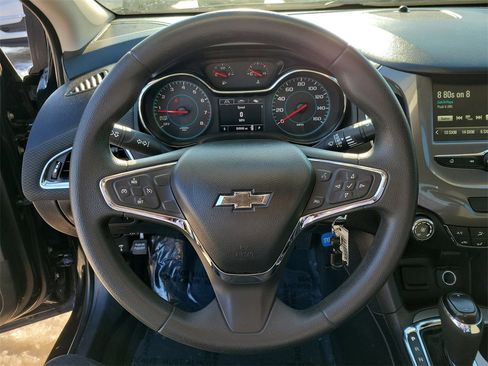 Used 2018 Chevrolet Cruze LT image 20