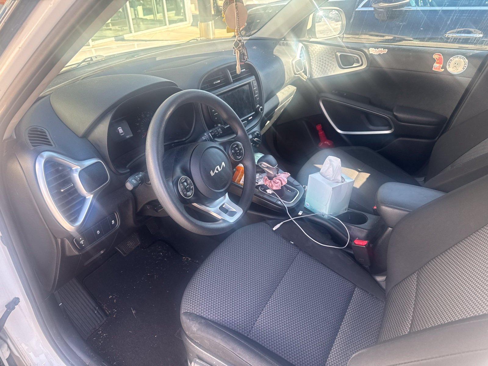 Used 2022 Kia Soul LX FWD image 2