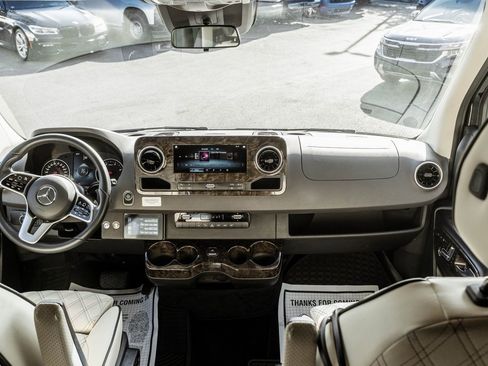 Used 2022 Mercedes-Benz Sprinter 3500 image 7