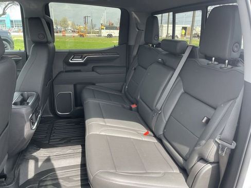 New 2026 GMC Sierra 1500 SLT w/ SLT Convenience Package image 22