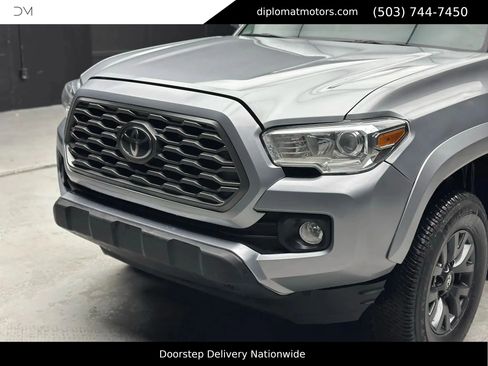Used 2021 Toyota Tacoma SR5 AWD/4WD image 13