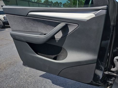 Used 2024 Tesla Model Y Long Range RWD image 26