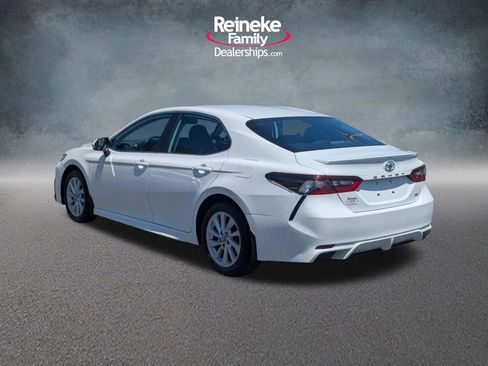 Used 2024 Toyota Camry SE FWD image 8