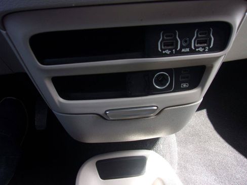 Used 2022 Chrysler Pacifica Touring-L FWD image 18