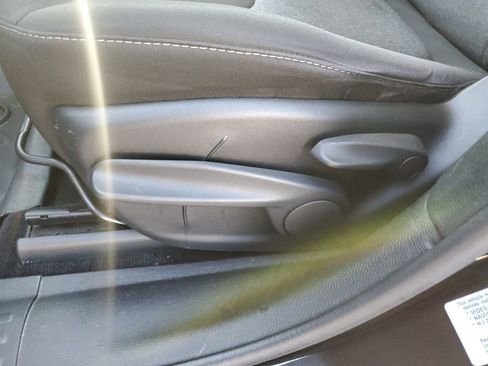 Used 2016 Jeep Cherokee Sport image 14