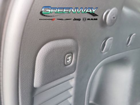 Used 2022 Jeep Grand Cherokee Laredo X RWD image 6