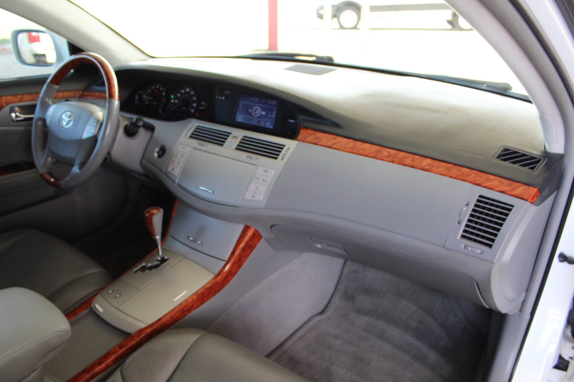 Used 2007 Toyota Avalon Limited FWD image 17
