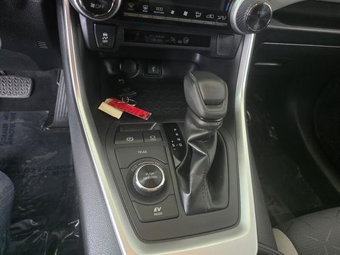 Used 2020 Toyota RAV4 XLE w/ Convenience Package AWD/4WD image 21