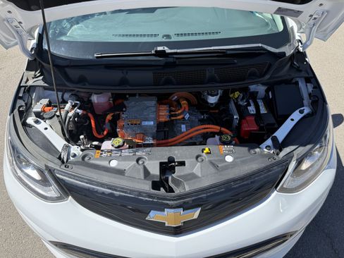 Used 2020 Chevrolet Bolt LT FWD image 22