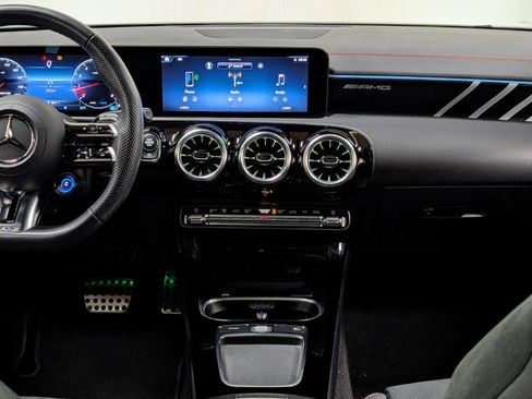 Used 2025 Mercedes-Benz CLA 35 AMG 4MATIC image 26