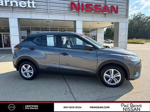 Certified 2025 Nissan Kicks Play S image 8