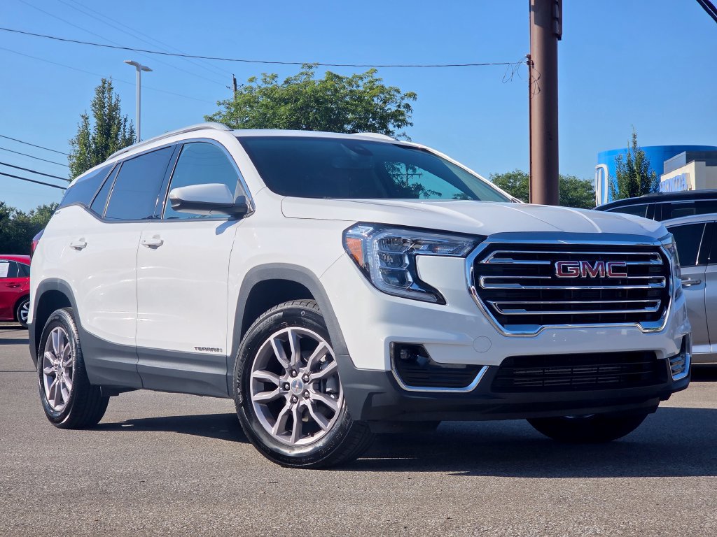 Used 2024 GMC Terrain SLT AWD/4WD image 1