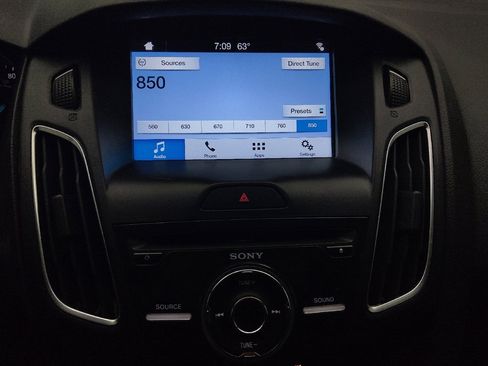 Used 2017 Ford Focus SEL w/ Cold Weather Package image 25