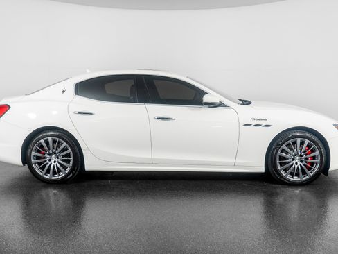 Used 2023 Maserati Ghibli Modena image 5