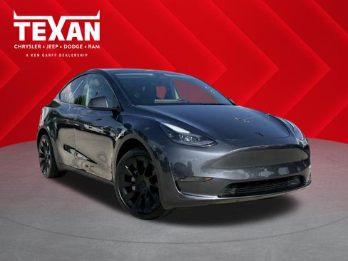 Used 2025 Tesla Model Y Long Range image 1