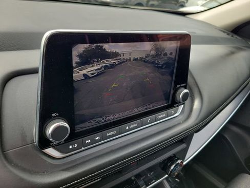 Used 2024 Nissan Rogue SV image 21