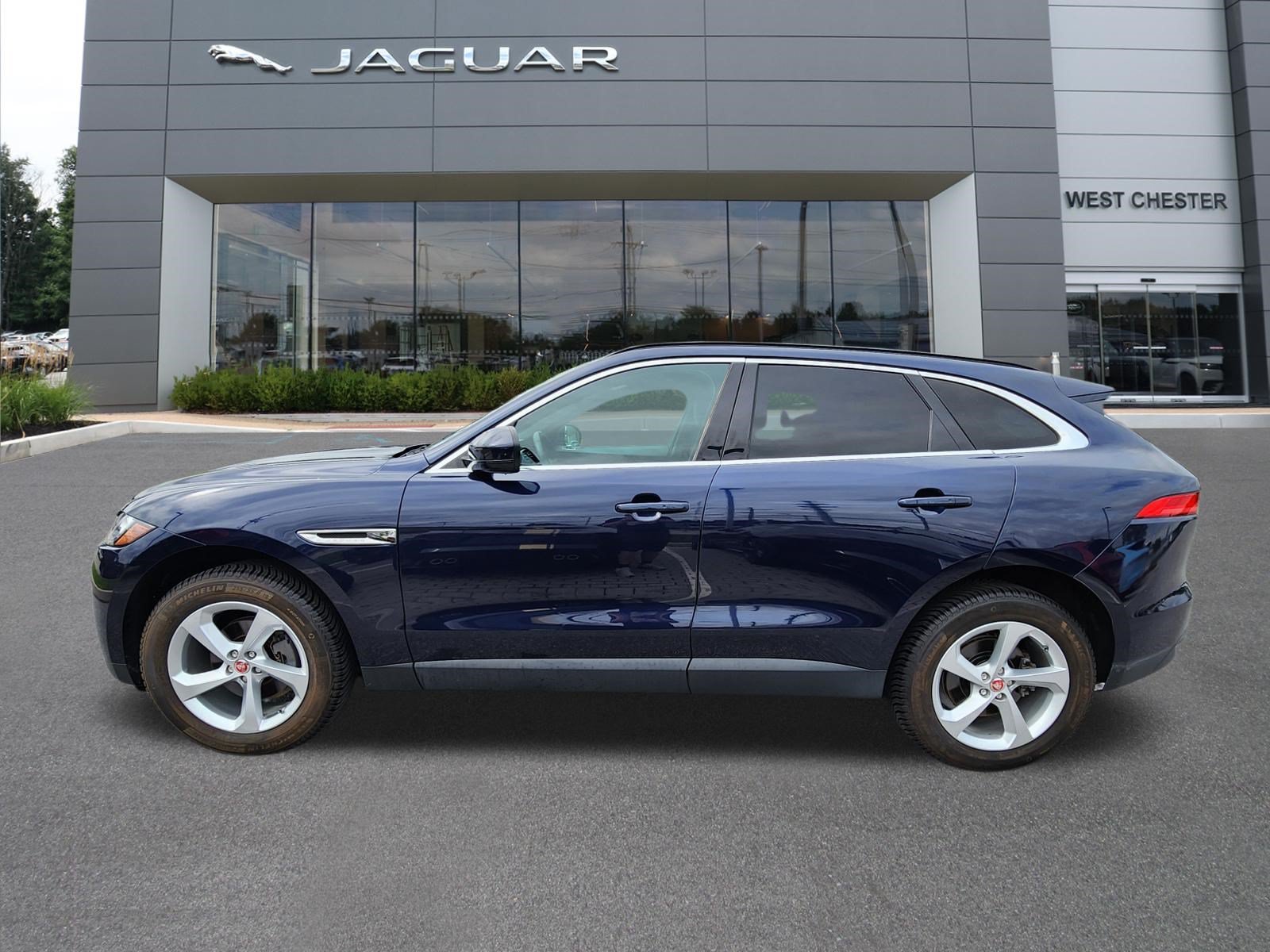 Used 2019 Jaguar F-PACE Premium AWD/4WD image 5
