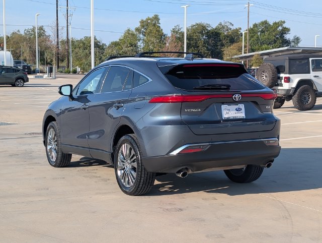 Used 2024 Toyota Venza XLE AWD/4WD image 4
