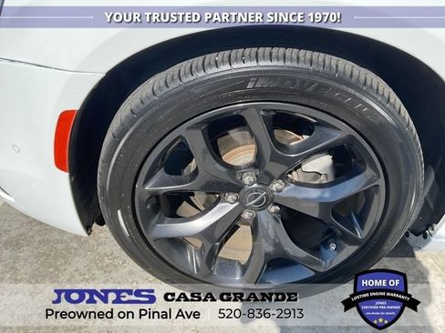 Used 2023 Chrysler 300 S RWD image 10