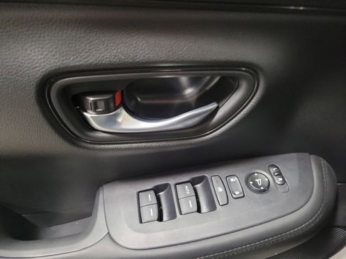 Certified 2025 Honda HR-V LX image 19