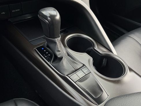 Used 2023 Toyota Camry SE image 18