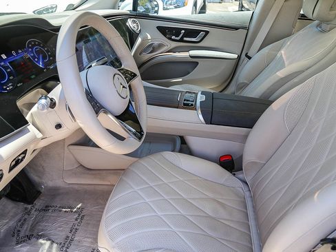 Used 2022 Mercedes-Benz EQS 580 4MATIC Sedan image 17