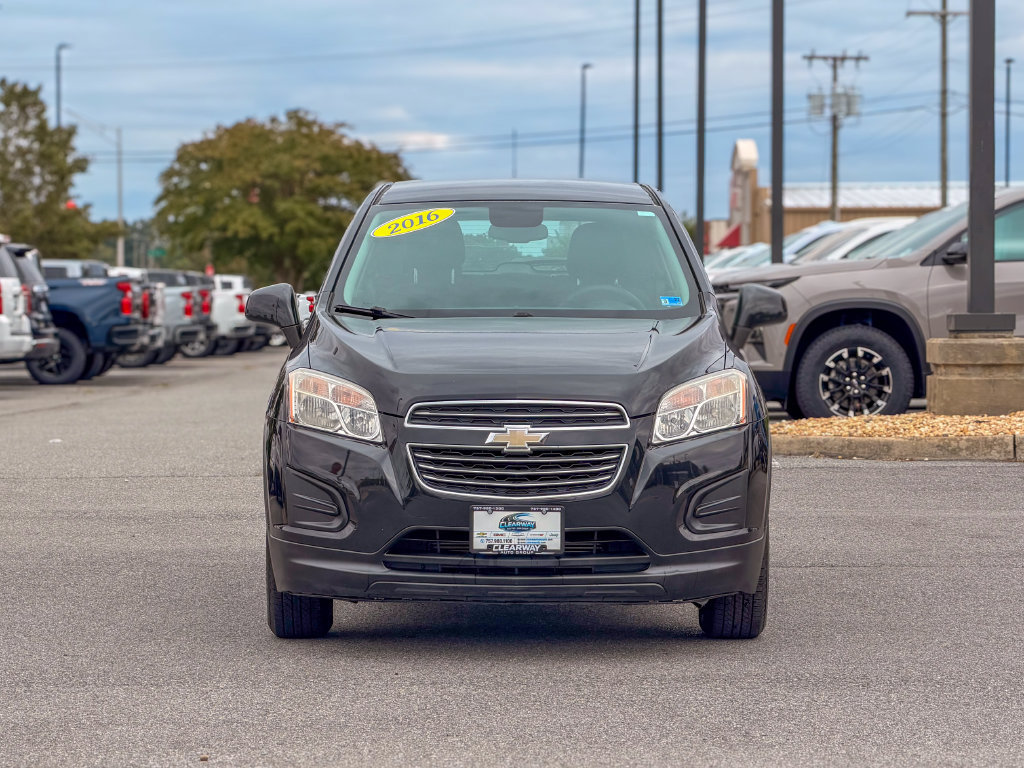 Used 2016 Chevrolet Trax LS AWD/4WD image 2
