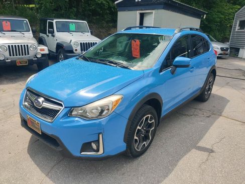 Used 2016 Subaru Crosstrek 2.0i Premium AWD/4WD image 2