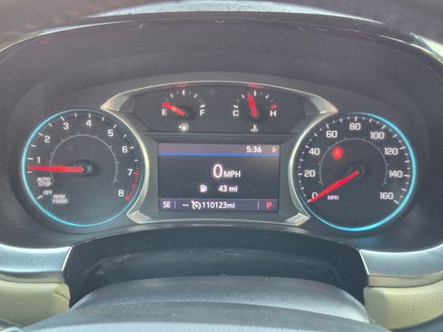 Used 2022 Chevrolet Traverse LT FWD image 14
