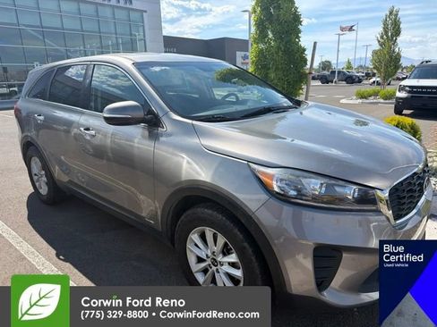 Used 2019 Kia Sorento AWD V6 image 3