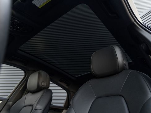 Certified 2025 Porsche Cayenne Coupe image 14