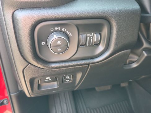 Used 2025 RAM 1500 Big Horn AWD/4WD image 8