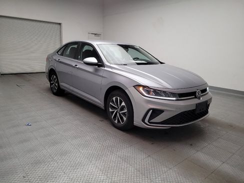 Used 2025 Volkswagen Jetta S image 13