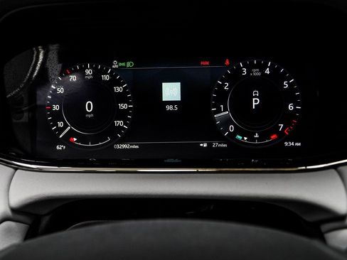 Used 2022 Land Rover Range Rover Evoque R-Dynamic SE image 29