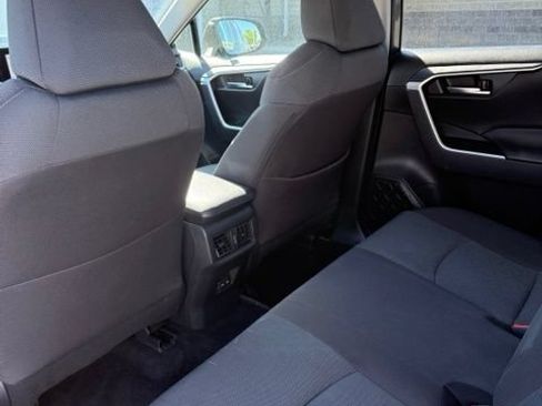 Used 2025 Toyota RAV4 XLE AWD/4WD image 35
