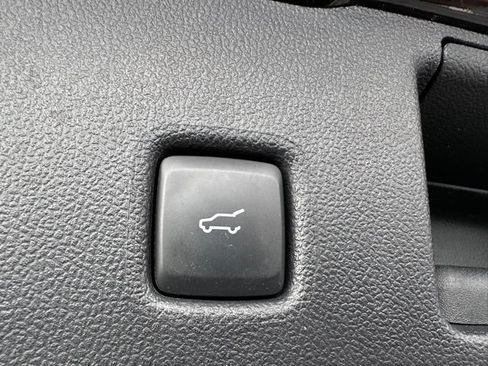 Used 2022 Ford Escape SE w/ Convenience Package AWD/4WD image 9