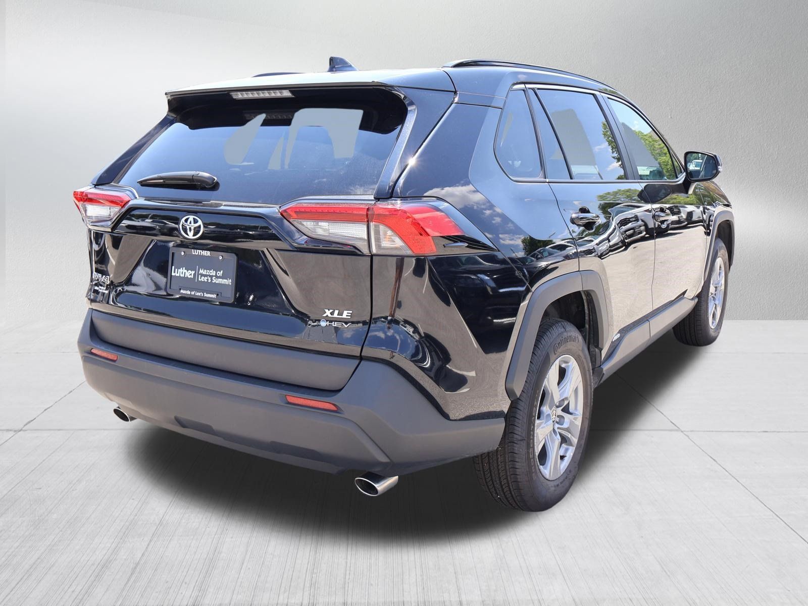Used 2025 Toyota RAV4 XLE AWD/4WD image 7