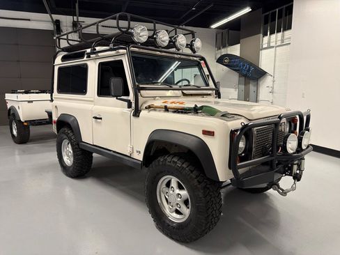 Used 1995 Land Rover Defender 90 AWD/4WD image 2