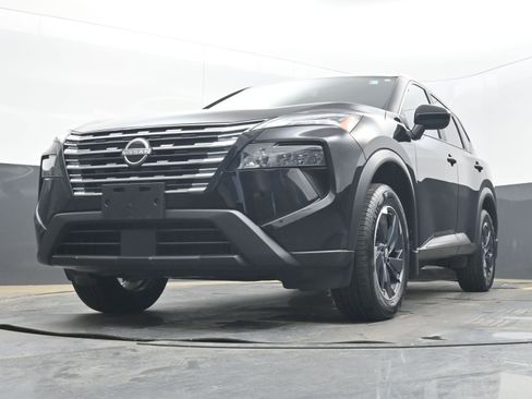 Certified 2024 Nissan Rogue SV image 24