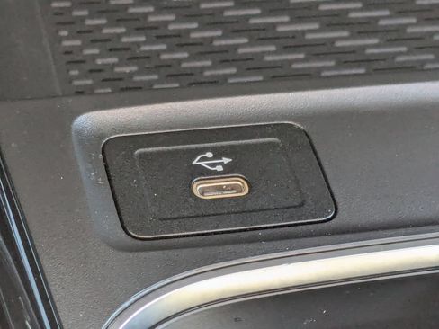 Certified 2024 Mercedes-Benz GLB 250 4MATIC image 8