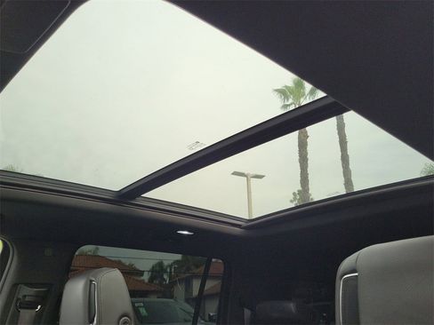 Used 2021 Cadillac Escalade ESV Premium Luxury image 18