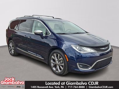 Used 2019 Chrysler Pacifica Limited w/ Tire & Wheel Group
