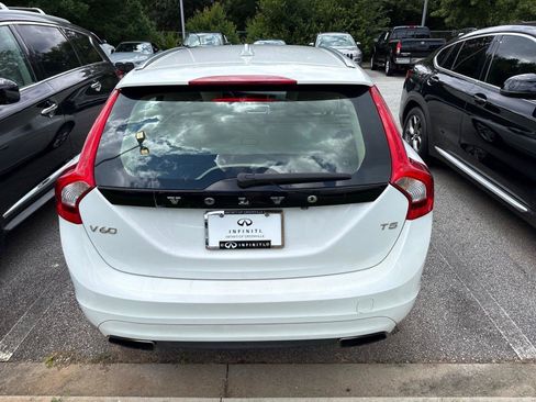 Used 2015 Volvo V60 T5 Premier Plus FWD image 11