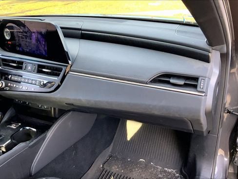 Used 2023 Lexus ES 300h w/ Premium Package image 19