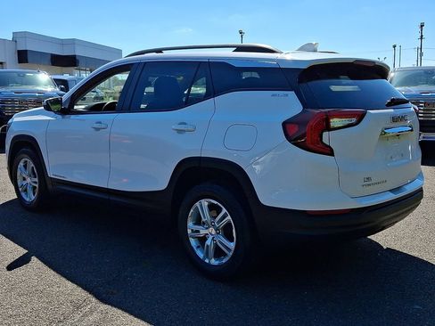 Certified 2023 GMC Terrain SLE w/ Driver Convenience Package FWD image 4